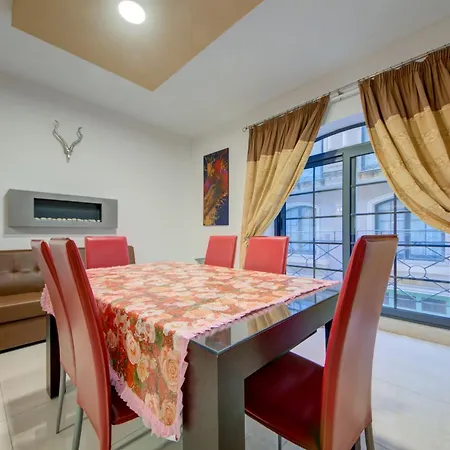 New!!! Luxury Belmonte Heights